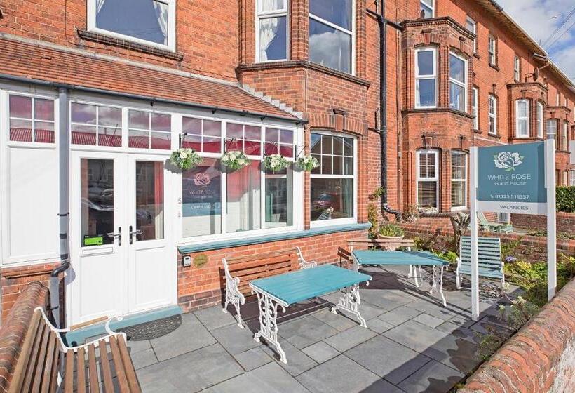 ペンション White Rose Guest House