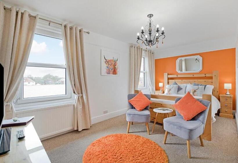 ペンション White Rose Guest House