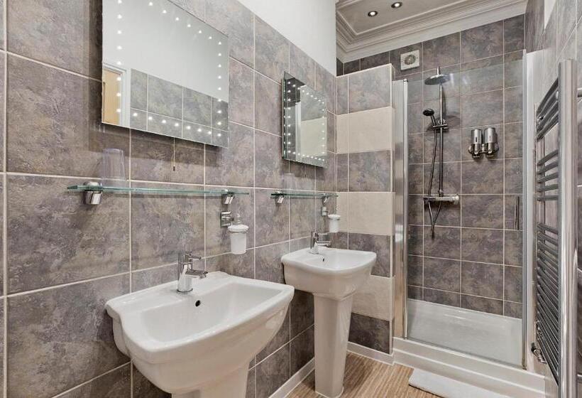 פנסיון White Rose Guest House