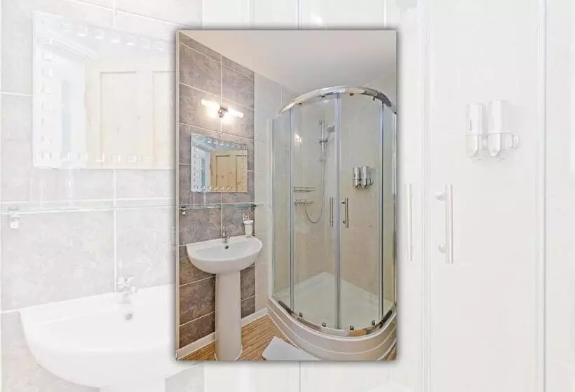 ペンション White Rose Guest House