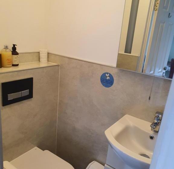 بنسيون The Lodge Harrogate