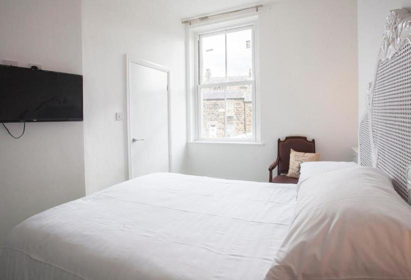 بنسيون The Lodge Harrogate