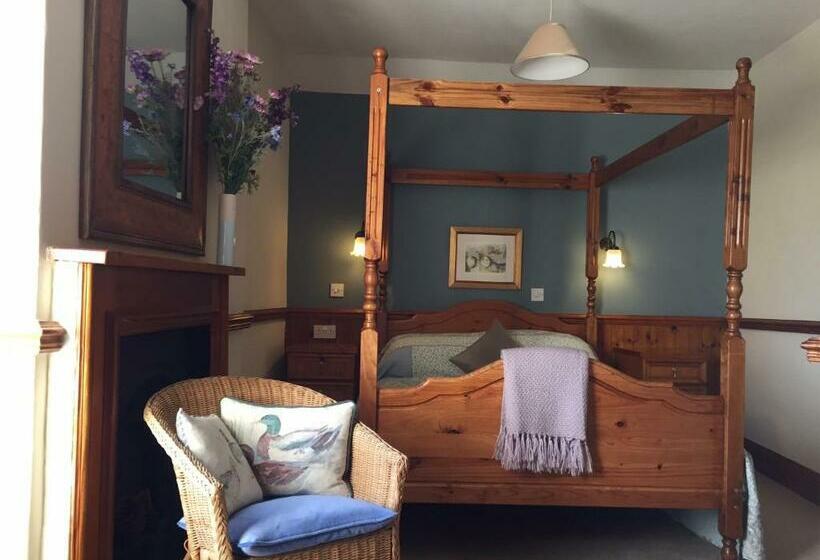 ユースホステル The Bull Inn West Tanfield