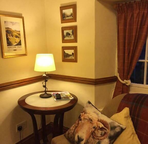 ユースホステル The Bull Inn West Tanfield