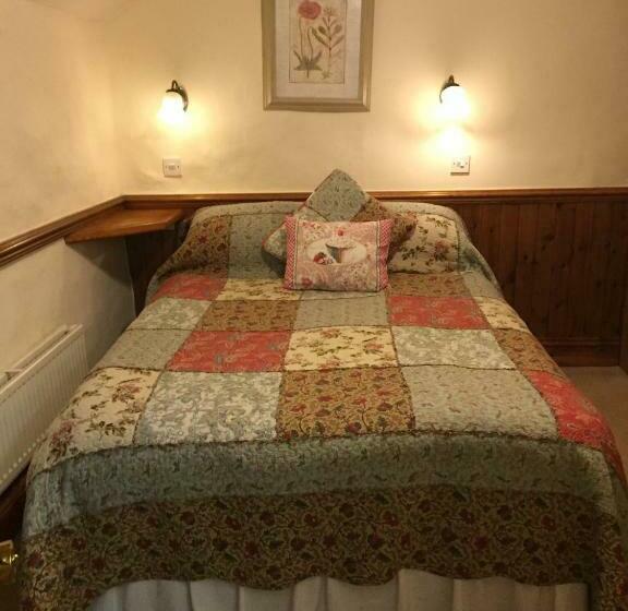 ユースホステル The Bull Inn West Tanfield