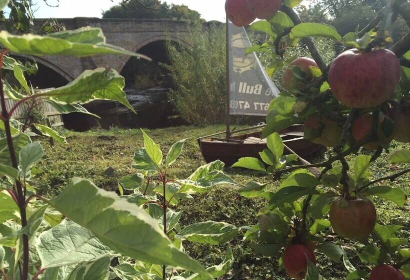 ユースホステル The Bull Inn West Tanfield