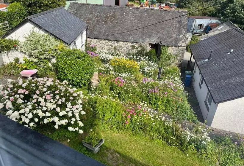 هتل Staylittle Farm