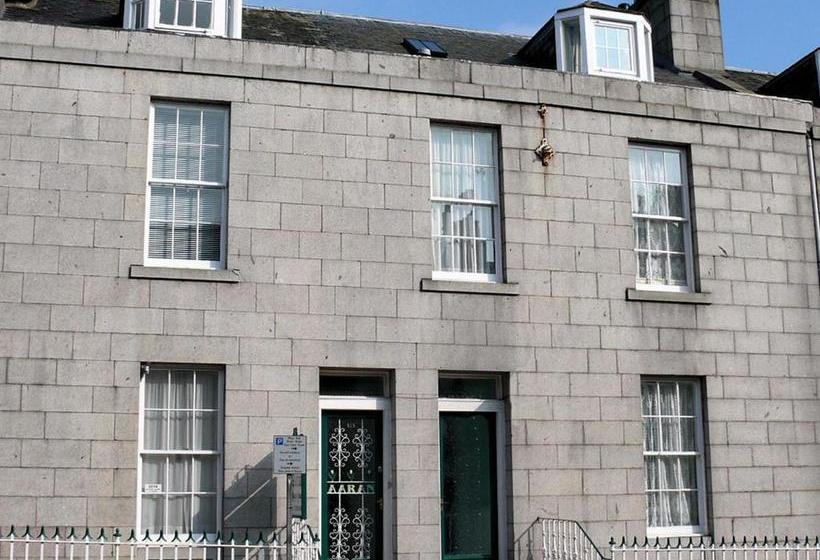 پانسیون Aaran Central Guesthouse