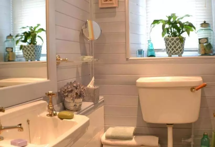 Majatalo Maybank Guest House