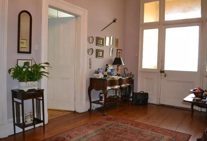 Majatalo Maybank Guest House