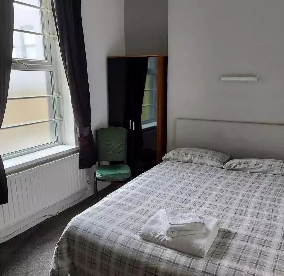 پانسیون The Lodge Guest Accommodation