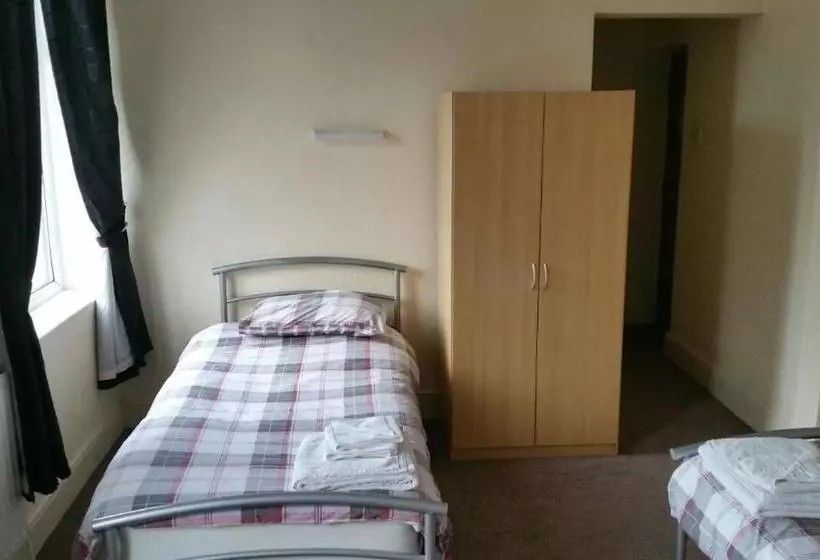 پانسیون The Lodge Guest Accommodation