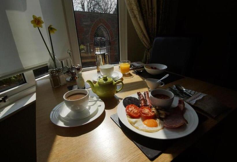 膳宿费 The Lychgate