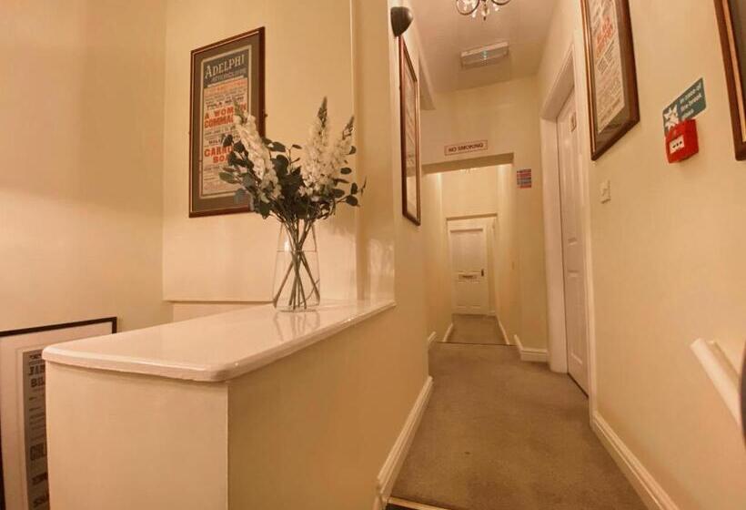 ペンション The Victoria