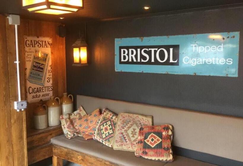 ペンション The Victoria