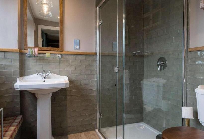 הוסטל The Bell & Stuart House