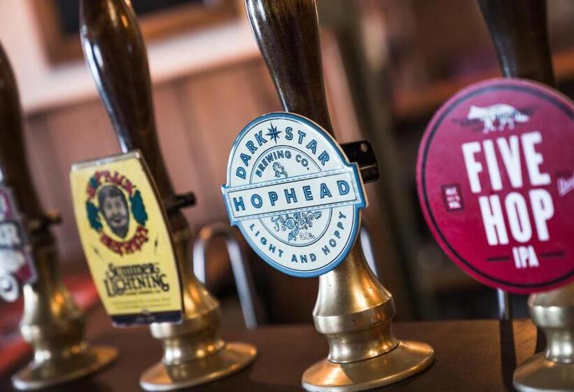 فندق صغير The Horse And Groom Inn