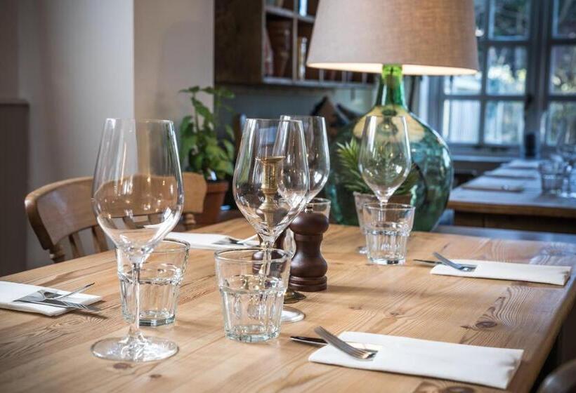 فندق صغير The Horse And Groom Inn