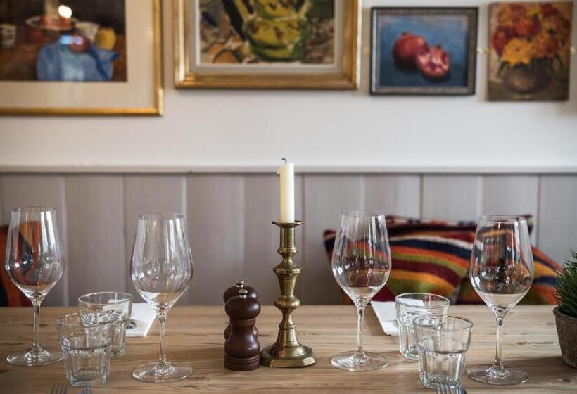 فندق صغير The Horse And Groom Inn