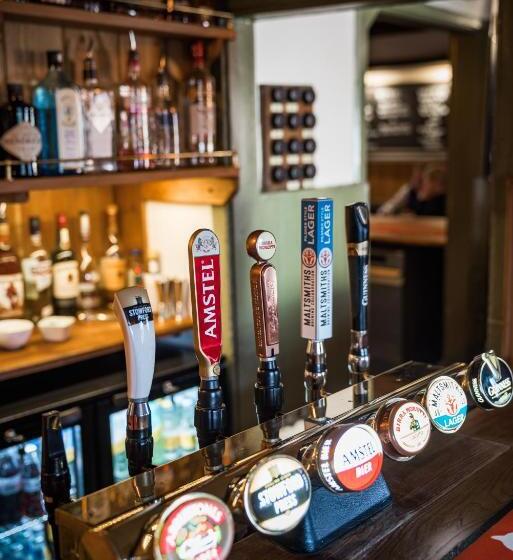 فندق صغير The Horse And Groom Inn