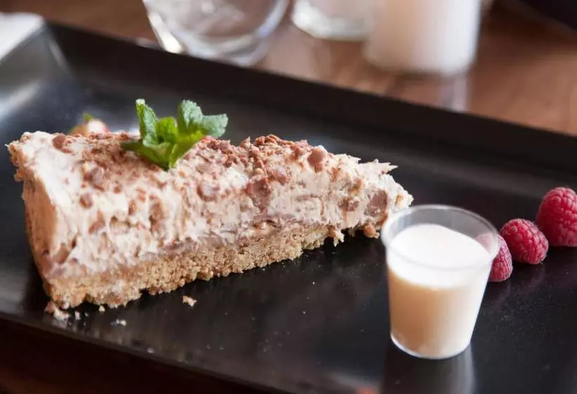 Retkeilymaja The Salmon Inn