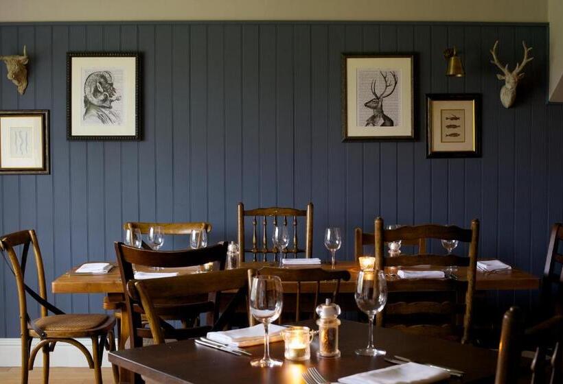 ユースホステル The Trout At Tadpole Bridge