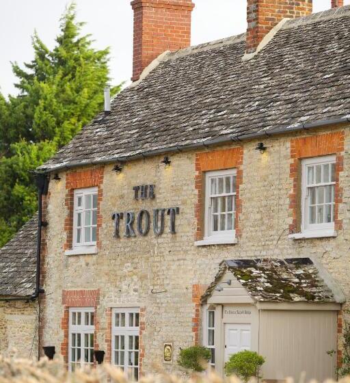 ユースホステル The Trout At Tadpole Bridge