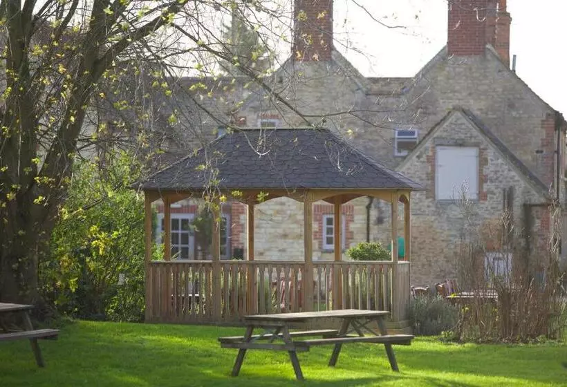 Retkeilymaja The Trout At Tadpole Bridge