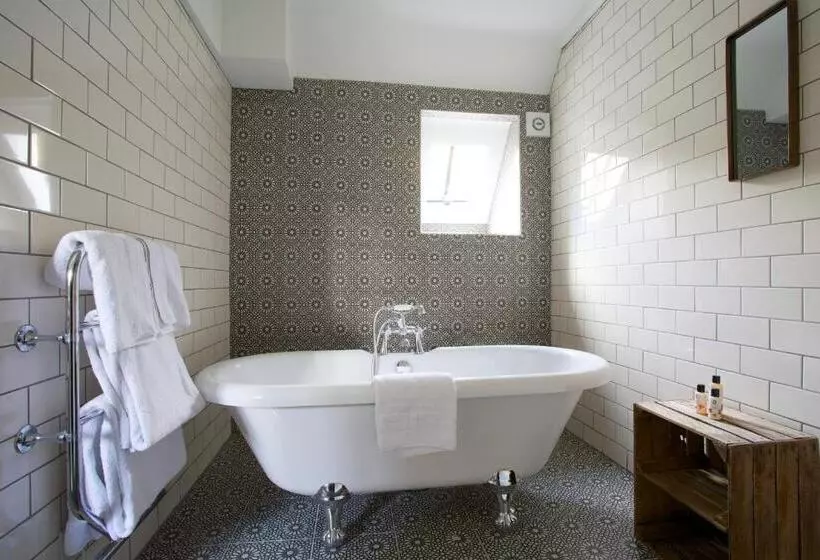 Retkeilymaja The Trout At Tadpole Bridge