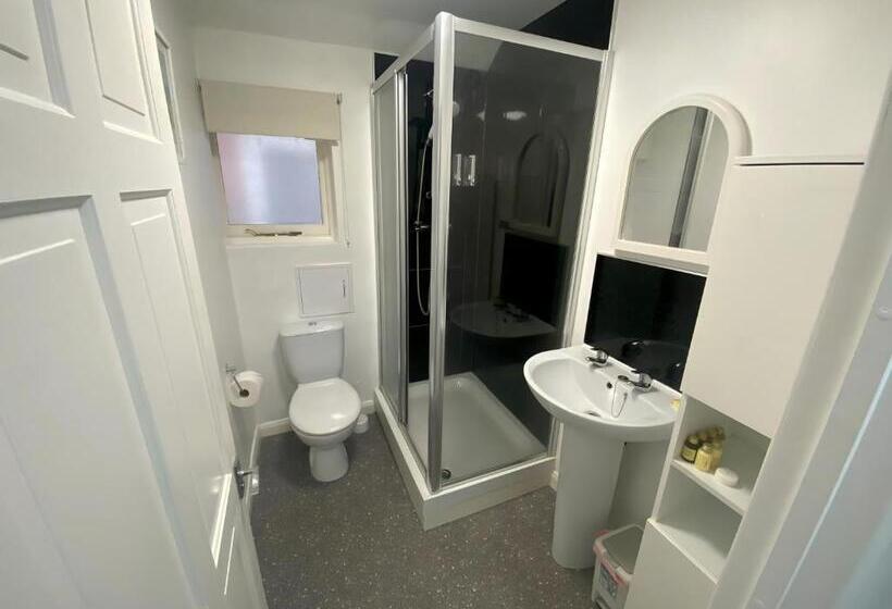 بنسيون Poole Park House