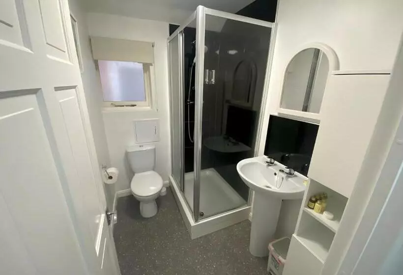 Majatalo Poole Park House