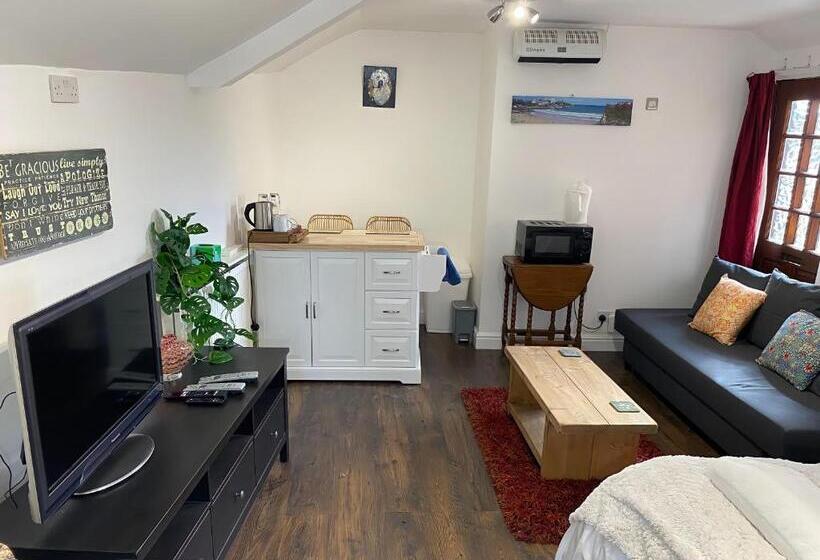 بنسيون Poole Park House