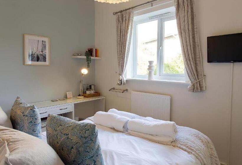 بنسيون Poole Park House