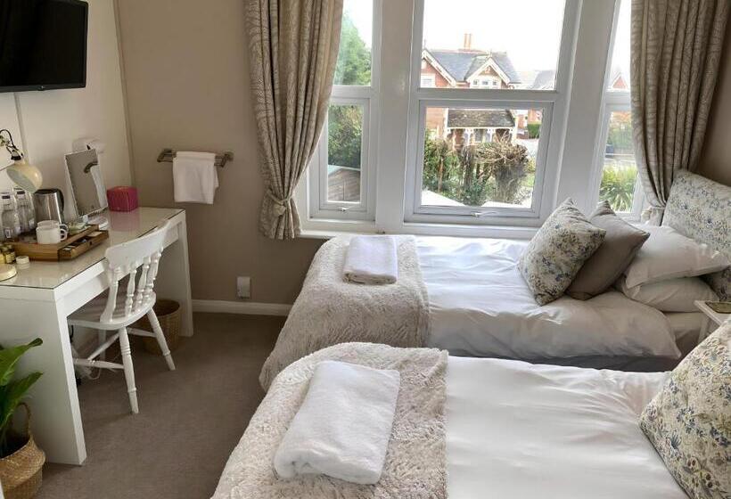 بنسيون Poole Park House