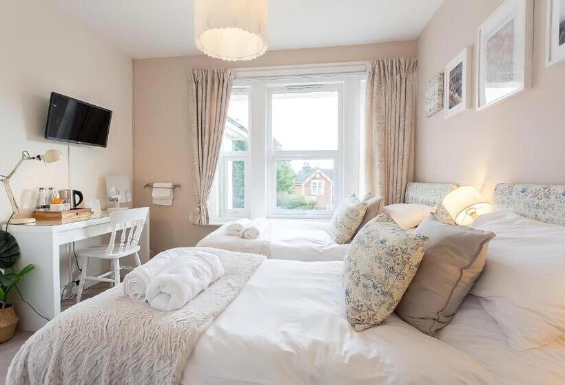 بنسيون Poole Park House