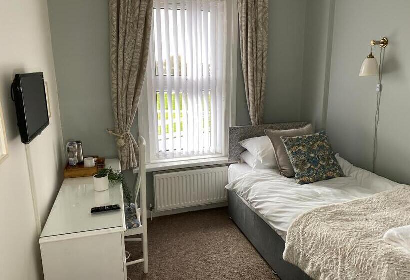 بنسيون Poole Park House