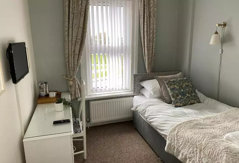 Majatalo Poole Park House