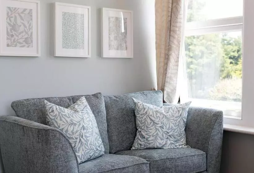 Majatalo Poole Park House