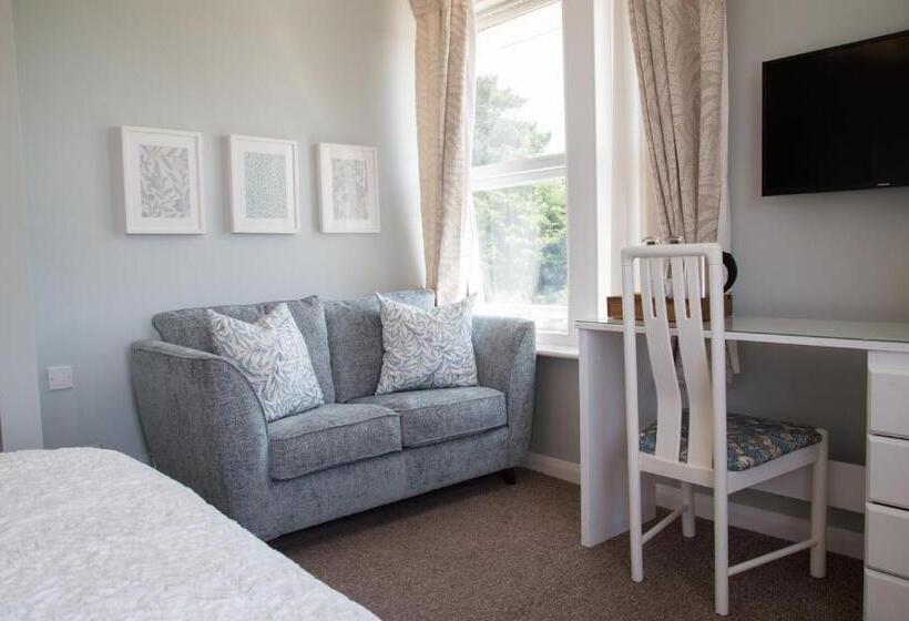 بنسيون Poole Park House