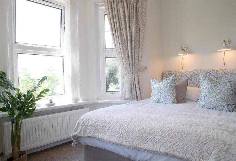 بنسيون Poole Park House