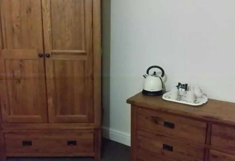 پانسیون Roosecote Guest House