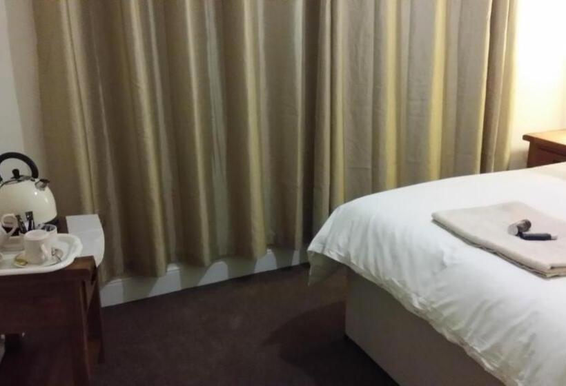 Pensione Roosecote Guest House