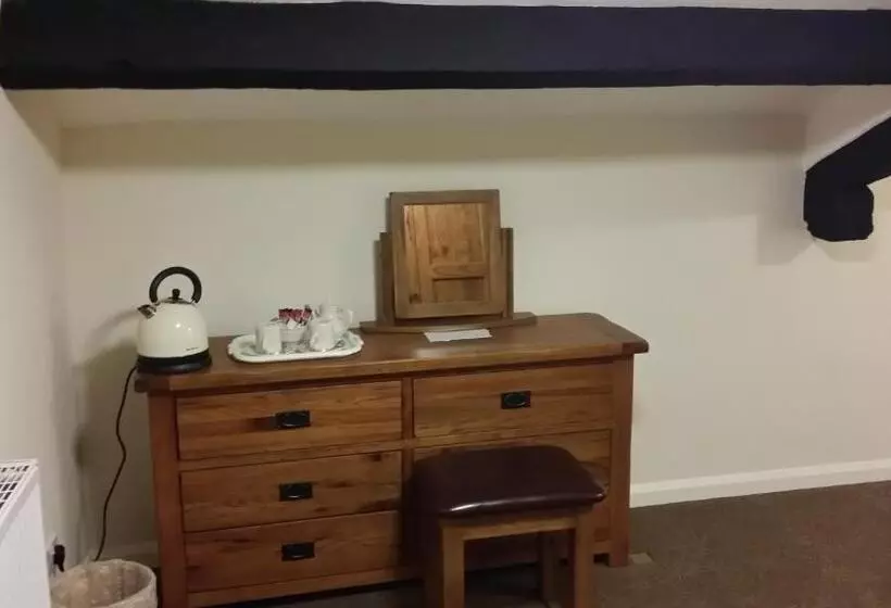 پانسیون Roosecote Guest House