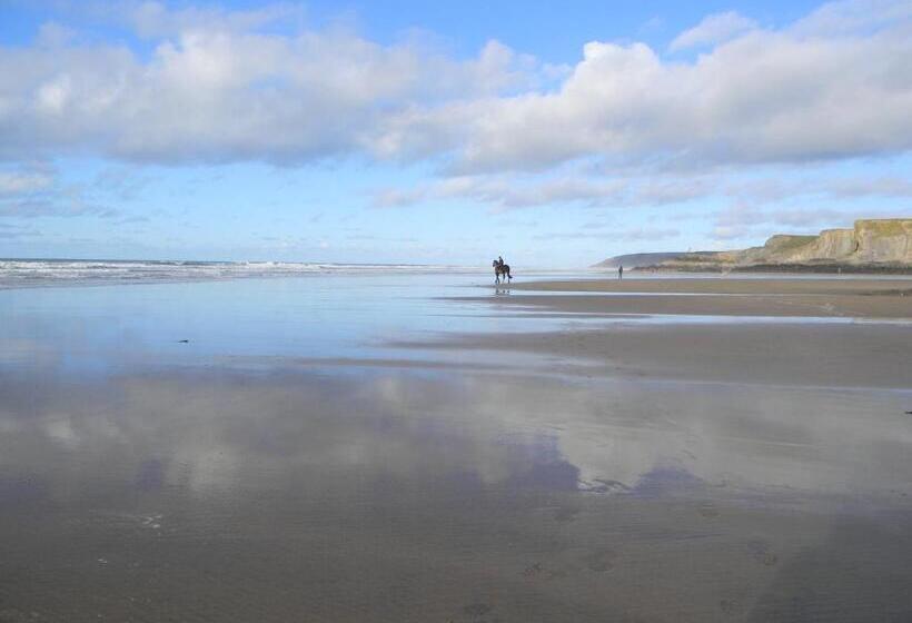 펜션 Stratton Gardens