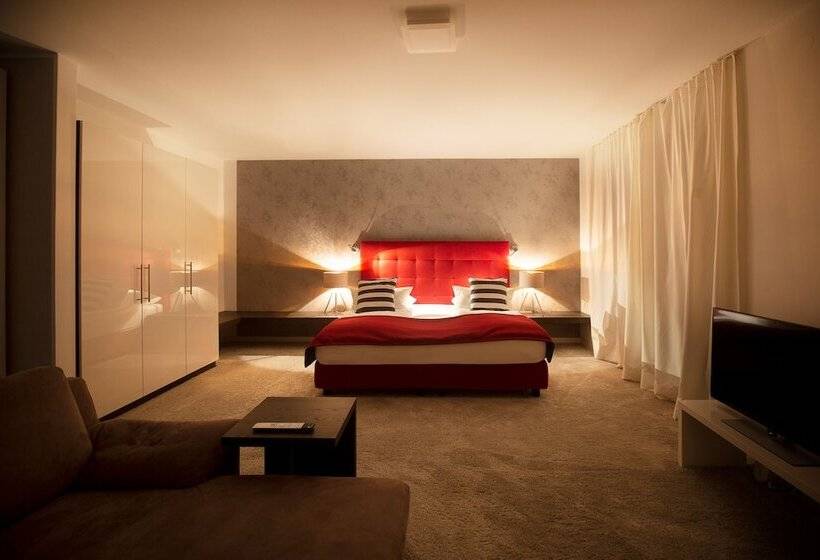 Boardinghouse By M&k