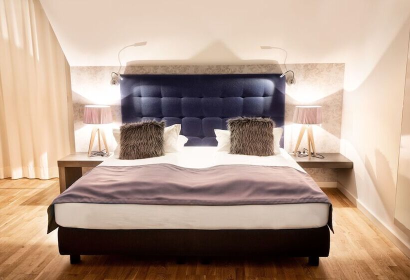 Boardinghouse By M&k