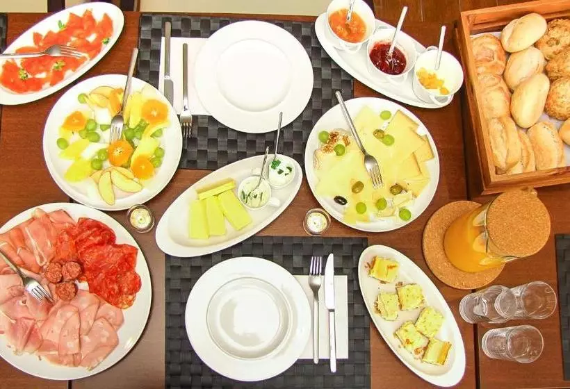 Pension Das Tann Rooms & Wine