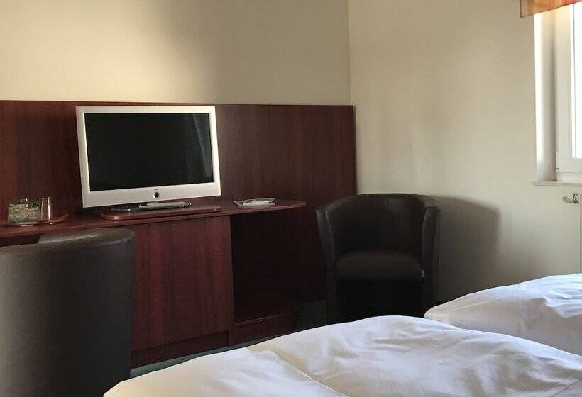 Gasthaus & Pension  Zur Schaabe