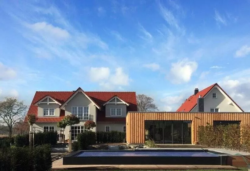 ペンション Alwine  Landhaus An Den Spreewiesen