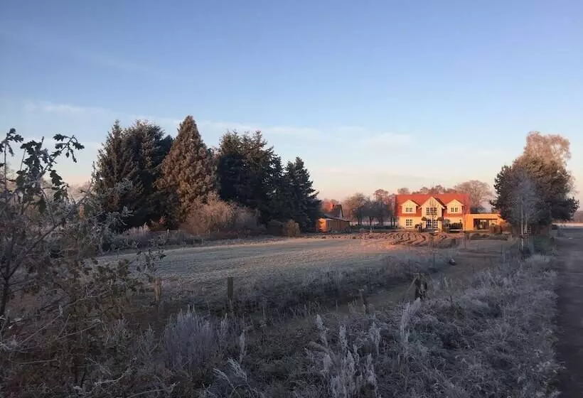 ペンション Alwine  Landhaus An Den Spreewiesen